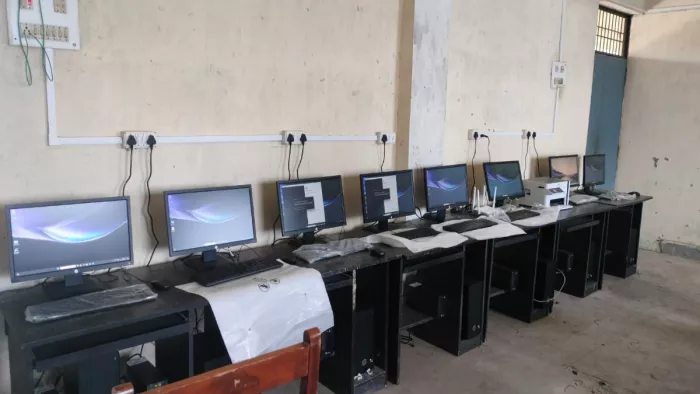 सरकार शिक्षा के क्षेत्र में आईसीटी को बढ़ावा देने के लिए कई योजनाएं चला रही है।