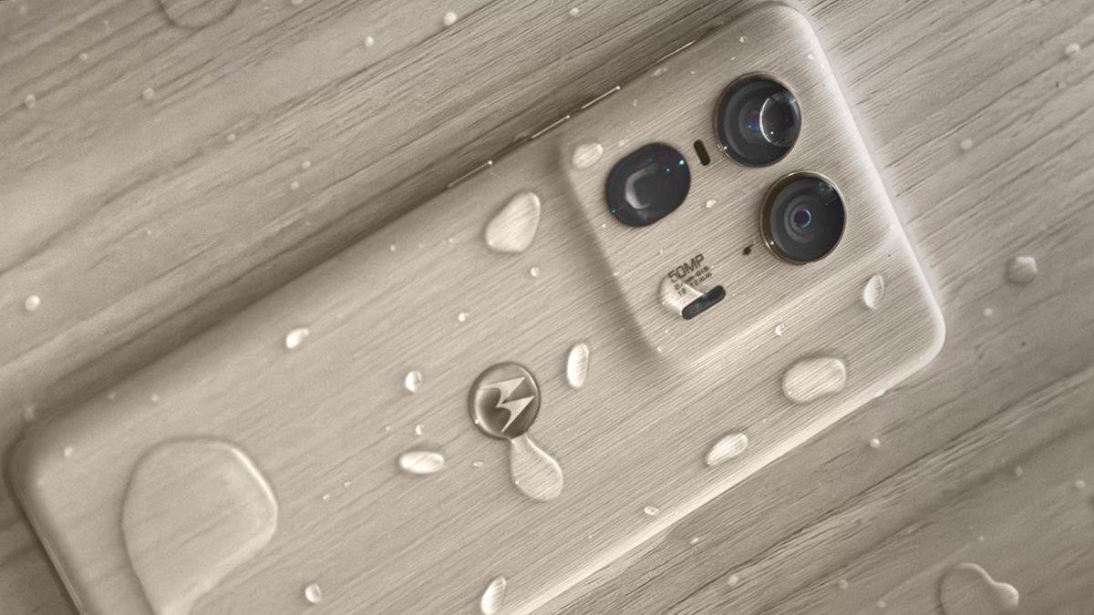 https://www.jagranimages.com/images/newimg/11082025/11_08_2025-motorola_edge_50_ultra_24009789.jpg
