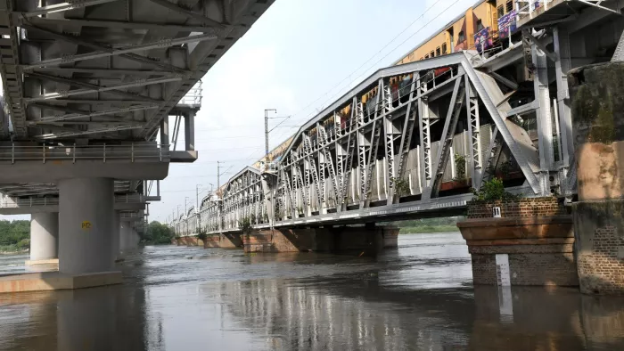 यमुना का जलस्तर चेतावनी के निशान के करीब। जागरण