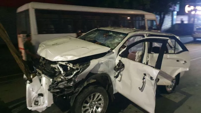हरमू रोड में इसी वाहन से हुई थी दुर्घटना। (जागरण फोटो)