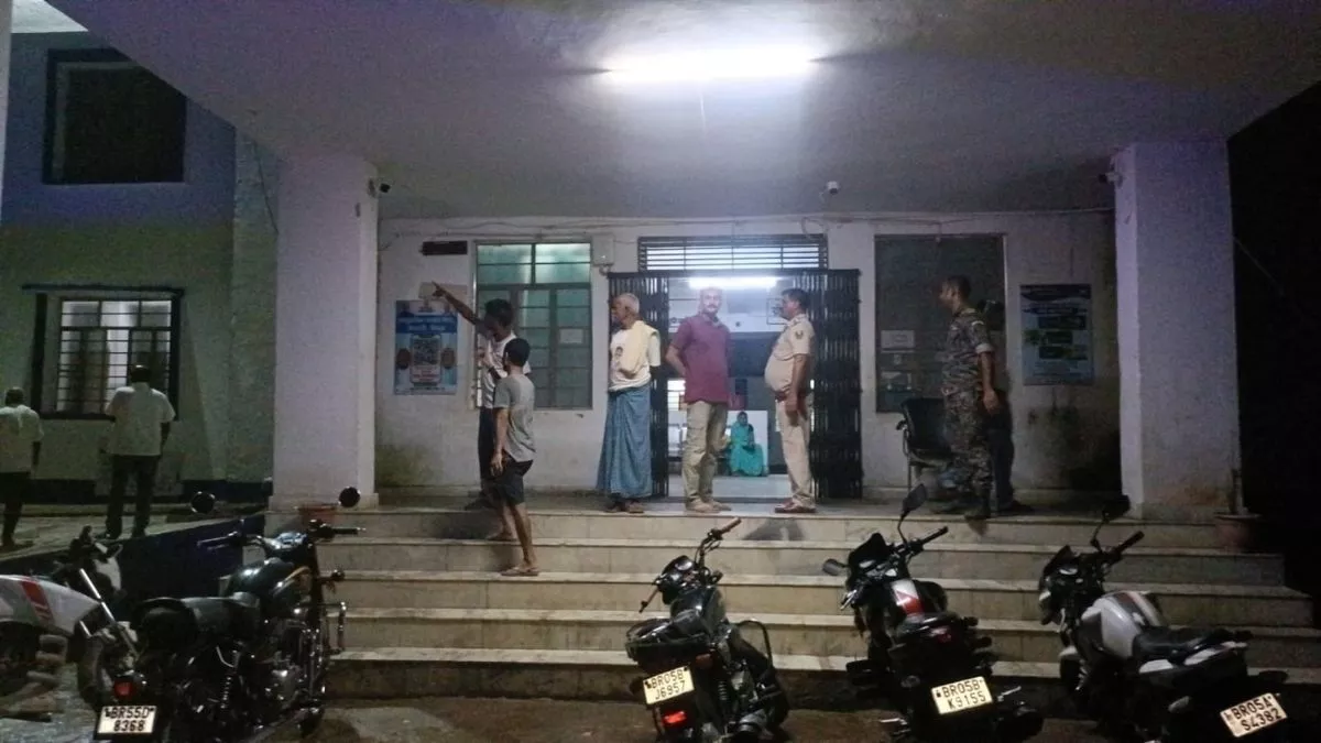शिवहर में पीएचसी से डेढ़ साल की बच्ची गायब, परिजनों ने किया जमकर हंगामा