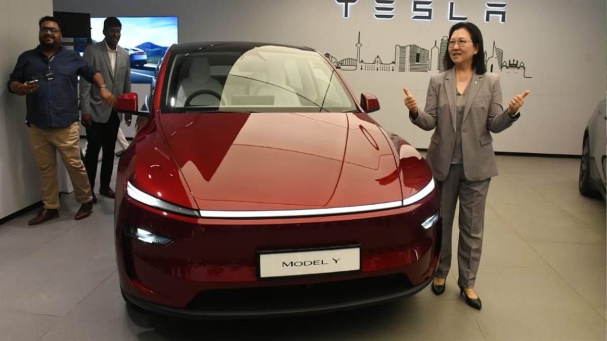 https://www.jagranimages.com/images/newimg/11082025/11_08_2025-tesla_car_24009750_135848161.jpg