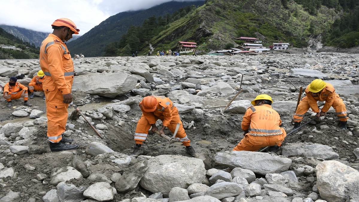 https://www.jagranimages.com/images/newimg/11082025/11_08_2025-uttarkashi_cloud_burst_6_24010345.jpg