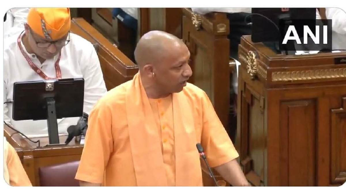 https://www.jagranimages.com/images/newimg/11082025/11_08_2025-yogi_in_vidhan_sabha_dainik_jagran_24009720.jpg