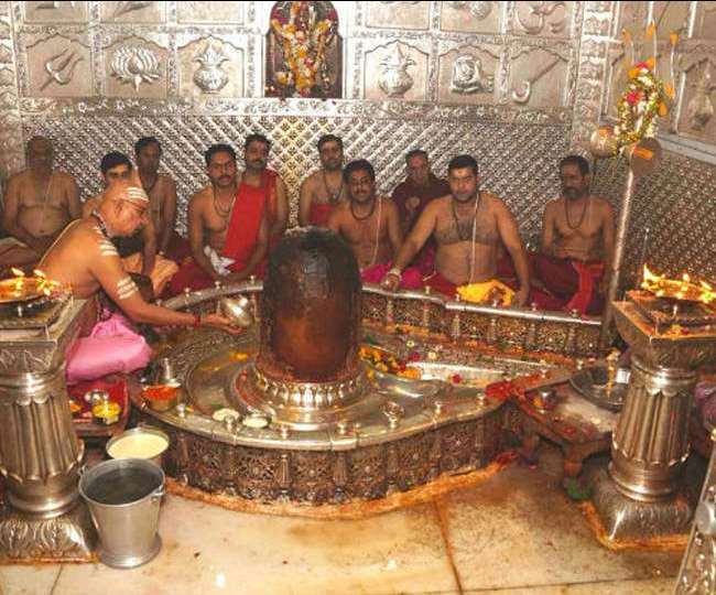 उज्जैन के महाकालेश्वर मंदिर में 18 महीने बाद अब ले सकेंगे भगवान शिव की भस्म आरती का आनंद