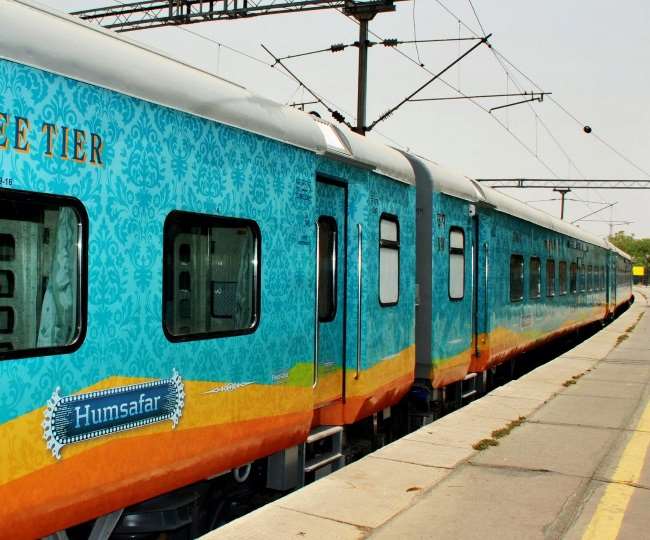 निजी कंपनियां थीम आधारित पर्यटन सर्किट ट्रेनें चलाने के लिए रेलवे के कोच खरीद सकेंगी और पट्टे पर ले सकेंगी।