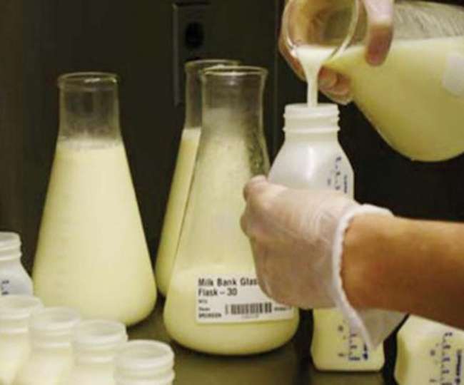 ब्रेस्ट मिल्क पंप की मदद से महिलाएं स्तन से दूध निकालकर नवजात को दे सकती हैं। (सांकेतिक तस्वीर)