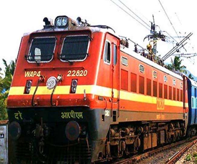 निजी कंपनियां थीम आधारित पर्यटन सर्किट ट्रेनें चलाने के लिए रेलवे के कोच खरीद सकेंगी और पट्टे पर ले सकेंगी।