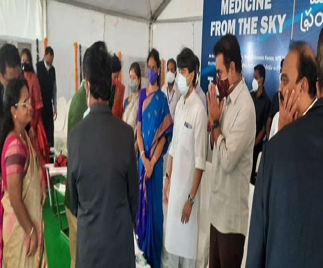 सिंधिया ने तेलंगाना में 'Medicine From the Sky' परियोजना शुरू की, ड्रोन से आवश्यक वस्तुओं को पहुंचाया जाएगा
