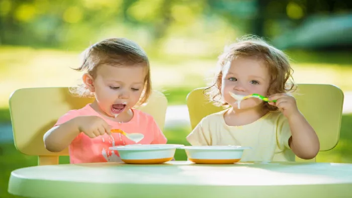 Foods for Kids: पेट दर्द की शिकायत करने पर अपने बच्चे को खाने में दें ये चीजें, जल्द मिलेगा आराम
