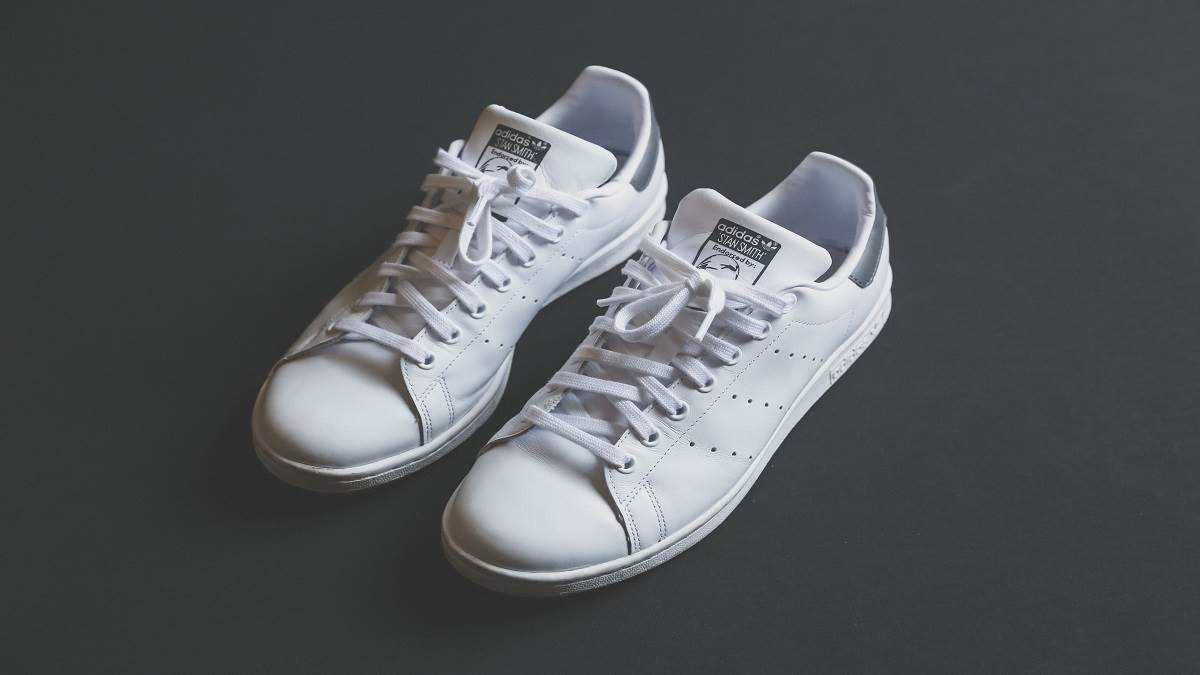 White Shoes For Men: ये शूज है बहुत ही ज्यादा स्टाइलिश, आउटिंग और कैजुअल वियर के लिए हैं बेस्ट