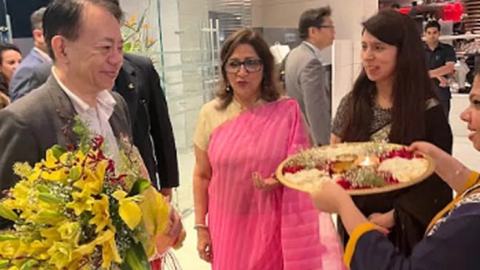 पारंपरिक तरीके से होटलों में स्वागत और विदाई से अभिभूत हुए मेहमान, भारतीय व्यंजनों ने भी जीता दिल