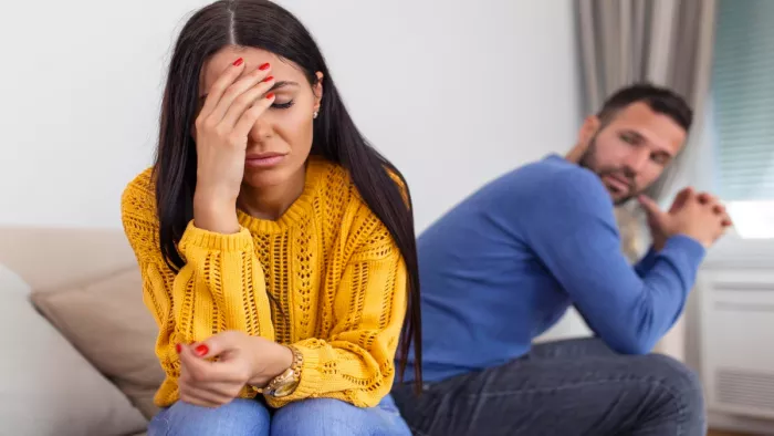 Relationship Tips: पार्टनर के खराब मूड को ऐसे करें हैंडल