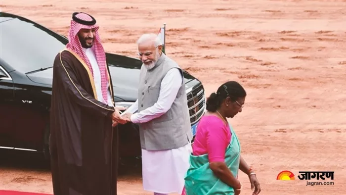 सऊदी अरब के क्राउन प्रिंस को राष्ट्रपति भवन में गार्ड ऑफ ऑनर से सम्मानित किया गया।(फोटो सोर्स: एएनआई)