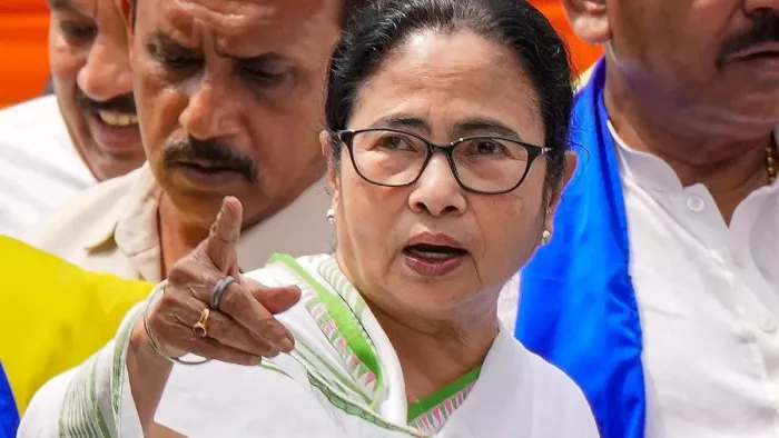 सीएम ममता बनर्जी ने राज्य कैबिनेट में किया फेरबदल। फाइल फोटो।