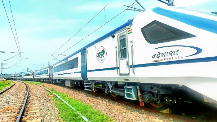 ट्रेन के संचालन से पांच से आठ लाख रुपए प्रतिदिन का नुकसान हो रहा है।
