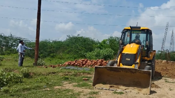 सरकारी भूमि से हटवाएं अतिक्रमण, भूमाफियाओं पर हो कार्रवाई