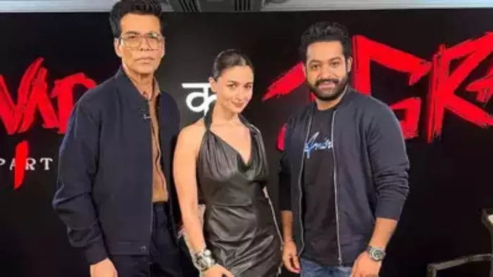 देवरा ट्रेलर लॉन्च के दौरान करण जौहर, आलिया भट्ट और जूनियर एनटीआर