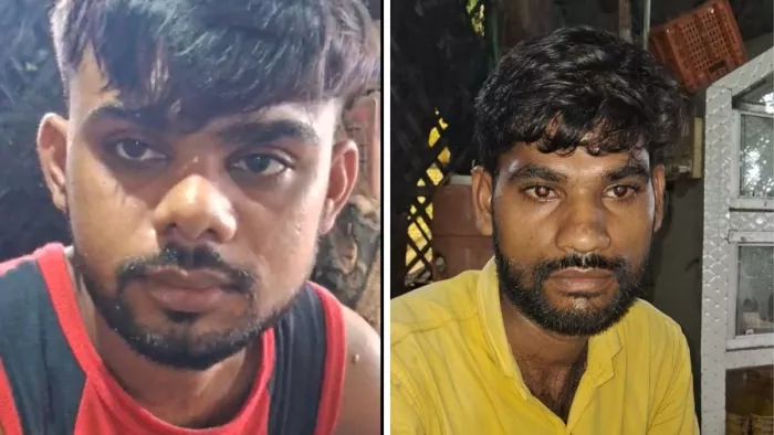दो पुलिसकर्मियों ने टॉर्च दिखाकर रुकने का इशारा किया था।