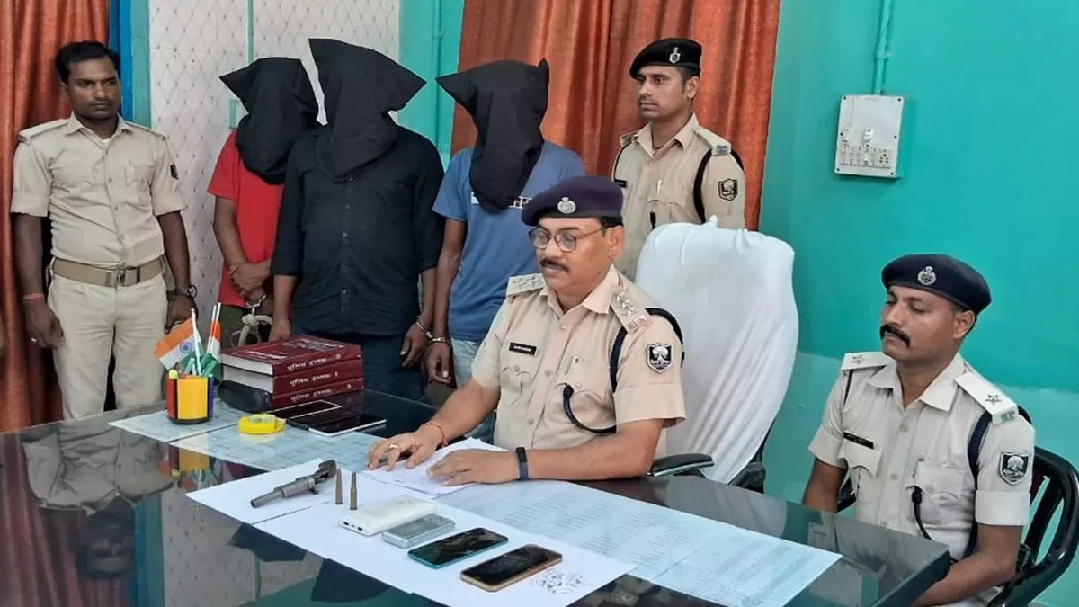 Supaul News: सुपौल में आम के बगीचे में चल रहा था काला खेल,अचानक पुलिस की पड़ी रेड; पुड़िया खोलते ही उड़े होश