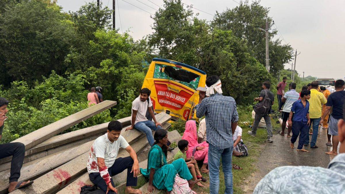 https://www.jagranimages.com/images/newimg/11092025/11_09_2025-accident_24043325.jpg
