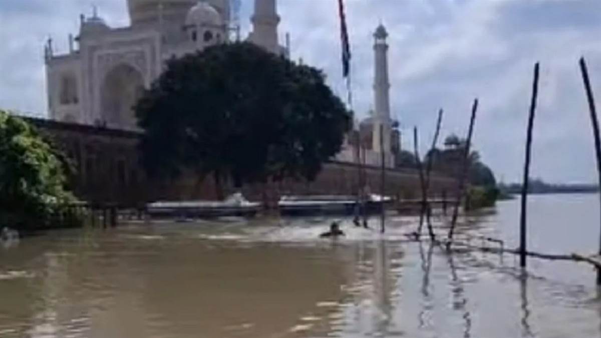 https://www.jagranimages.com/images/newimg/11092025/11_09_2025-agra_flood_24043501.jpg
