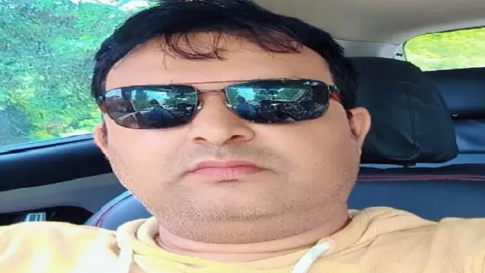 आज़मगढ़ के जिला कल्याण अधिकारी ने प्रतापगढ़ में आत्महत्या कर ली