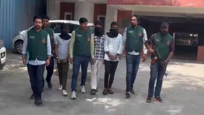 दिल्ली पुलिस ने बड़ी आतंकी साजिश नाकाम की है। (तस्वीर सौ.- जागरण )