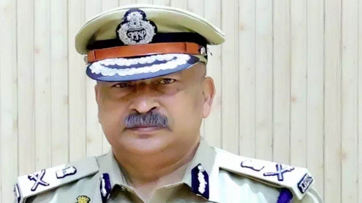 https://www.jagranimages.com/images/newimg/11092025/11_09_2025-dgp_rajiv_krishna_24043336.jpg