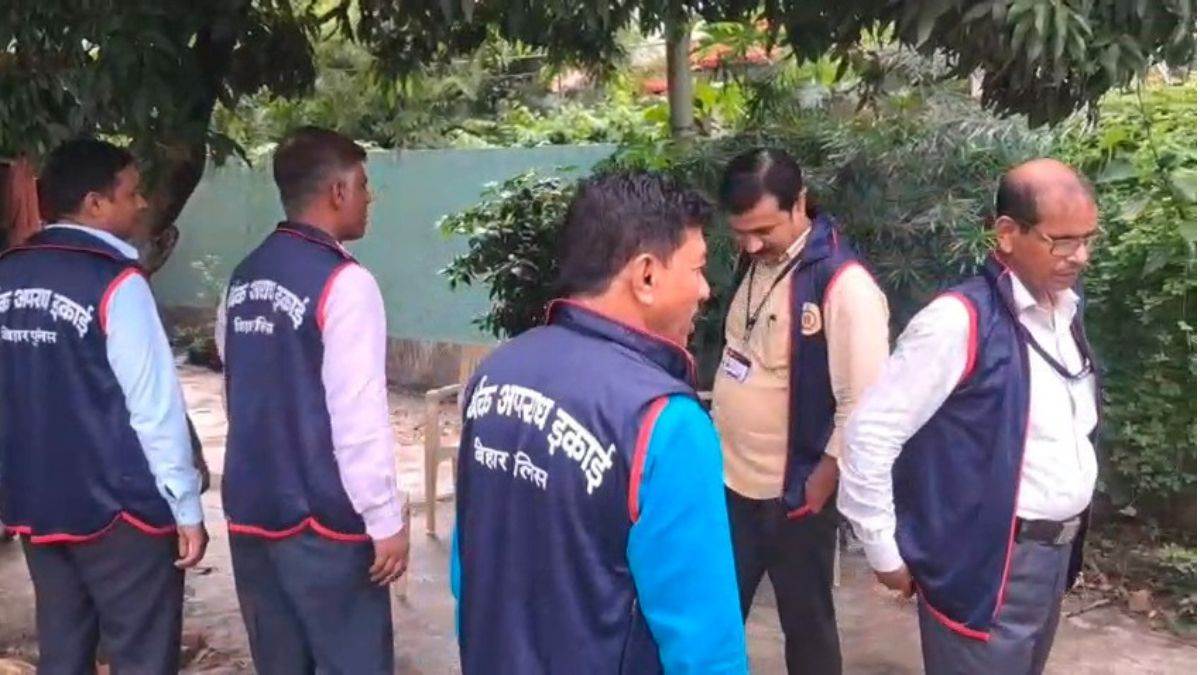 https://www.jagranimages.com/images/newimg/11092025/11_09_2025-eou_raid_in_samastipur_24043333_191650712.jpg