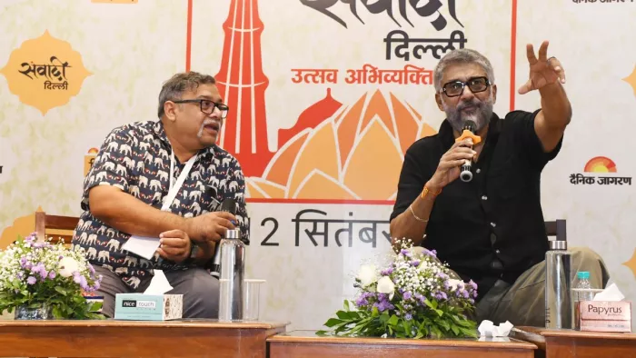 जागरण संवादी में अपने विचार रखते निर्माता निर्देशक विवेक रंजन अग्निहोत्री साथ में प्रशांत कश्यप। ध्रुव कुमार