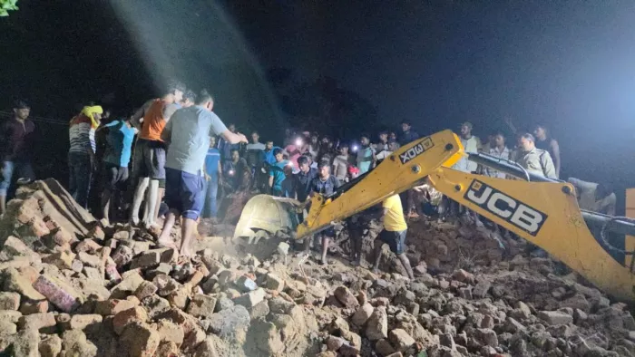 बीसीसीएल की जर्जर आवास ढहने से तीन की मौत
