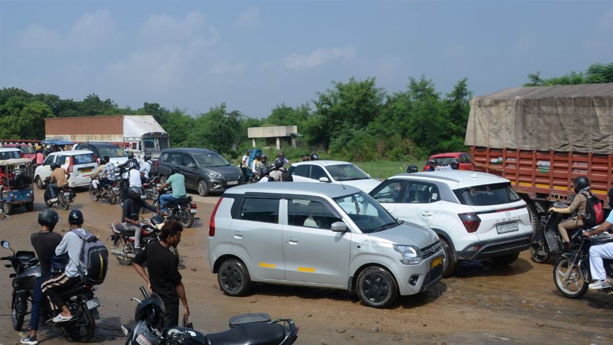 https://www.jagranimages.com/images/newimg/11092025/11_09_2025-noida_news_updates_4_24042992.jpg