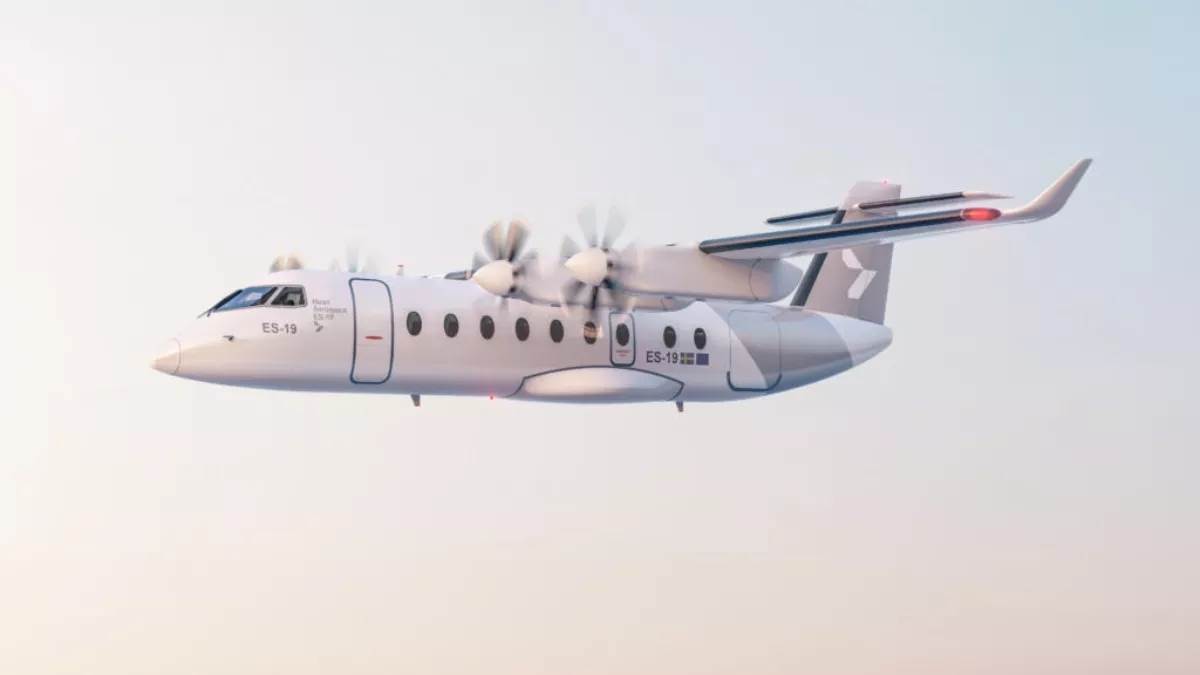 https://www.jagranimages.com/images/newimg/11092025/11_09_2025-plane_24043621.jpg