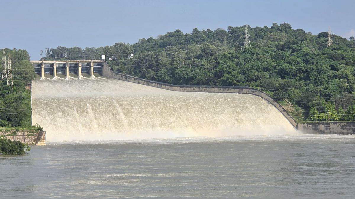 https://www.jagranimages.com/images/newimg/11092025/11_09_2025-pong_dam_water_24043579.jpg