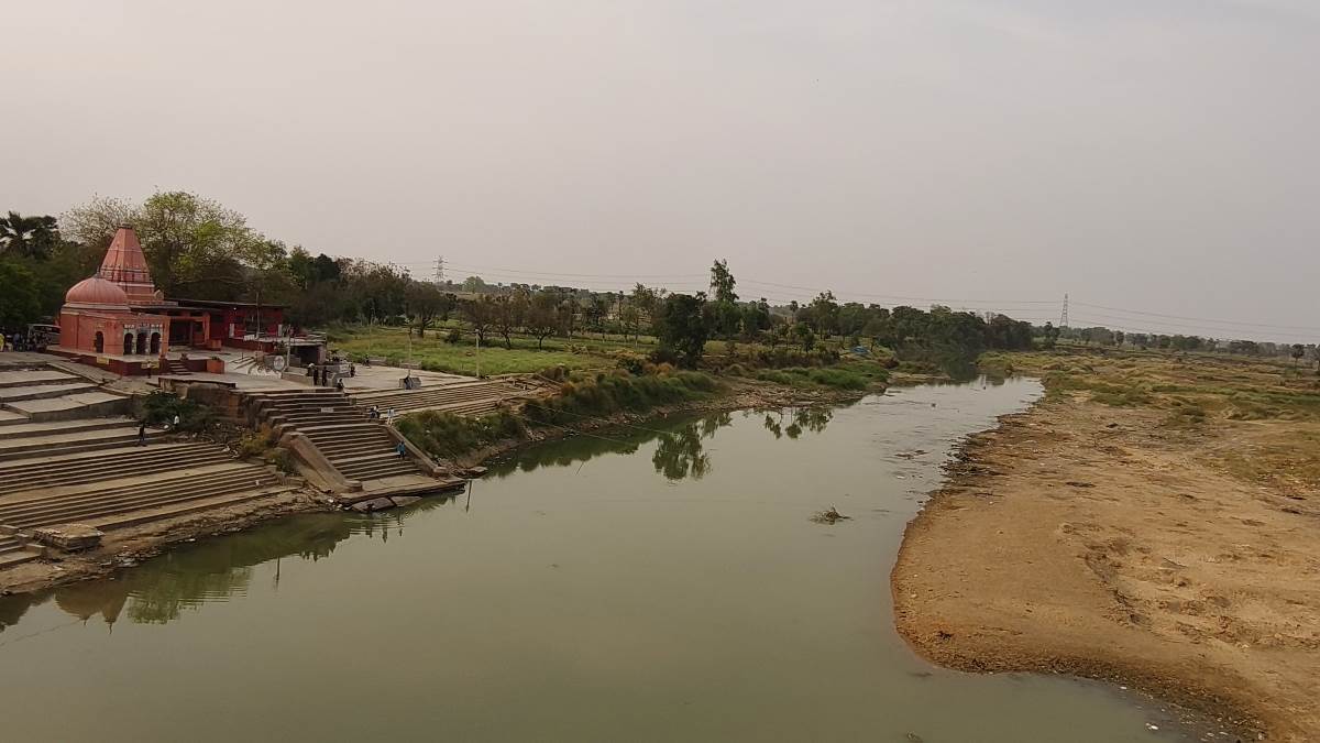 https://www.jagranimages.com/images/newimg/11092025/11_09_2025-punpun_river_24043203.jpg