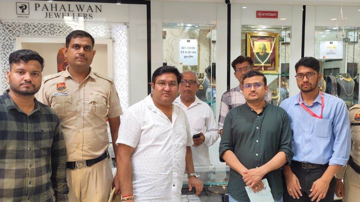 https://www.jagranimages.com/images/newimg/11092025/11_09_2025-raids_in_jind_24043116.jpg