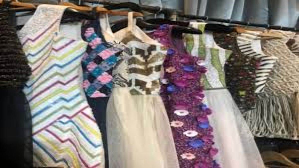 https://www.jagranimages.com/images/newimg/11092025/11_09_2025-readymade_garment_units_24043904.jpg
