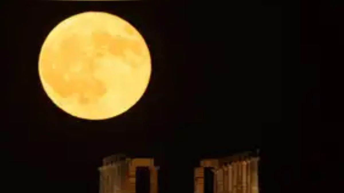 https://www.jagranimages.com/images/newimg/11092025/11_09_2025-supermoon___24043923.jpg