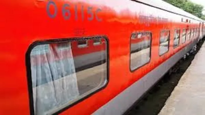 नई राजधानी एक्सप्रेस प्रयागराज से होकर गुजरेगी लेकिन यहां नहीं रुकेगी।