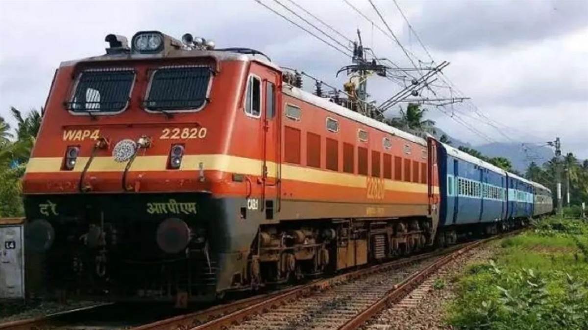 https://www.jagranimages.com/images/newimg/11092025/11_09_2025-train_24043420.jpg