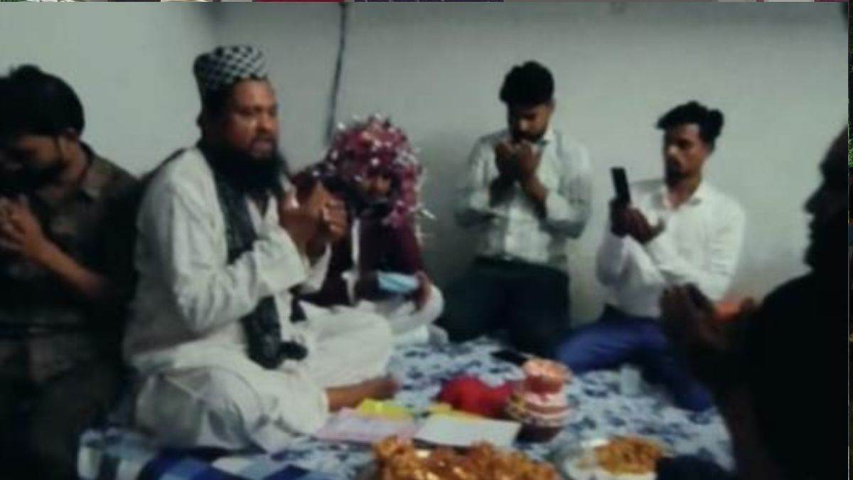 https://www.jagranimages.com/images/newimg/11092025/11_09_2025-wedding_at_nepal_border_24043810.jpg