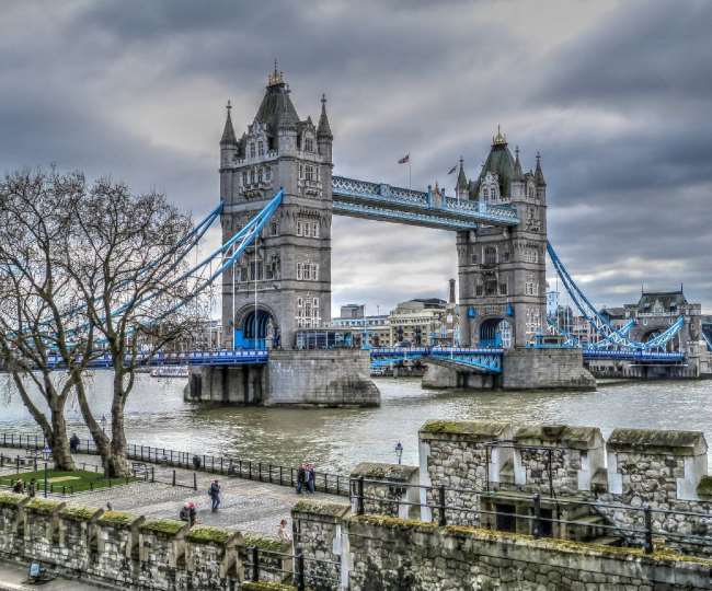 https://www.jagranimages.com/images/newimg/11102021/11_10_2021-britain_bridge_22102791.jpg