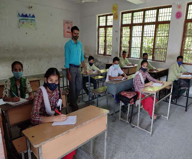 himachal school open eighth class students reached school after one and half year