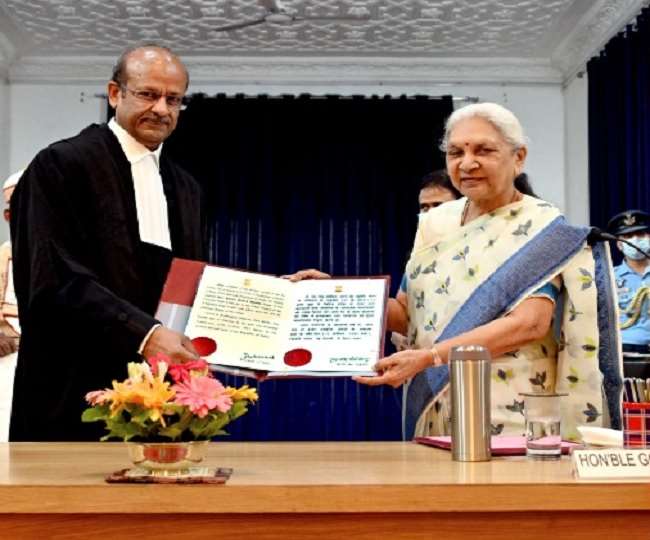 Chief Justice Allahabad High Court Swearing In: Allahabad High Court Justice  Rajesh Bindal Took Oath As Chief Justice of Allahabad High Court Today in  Raj Bhawan Lucknow