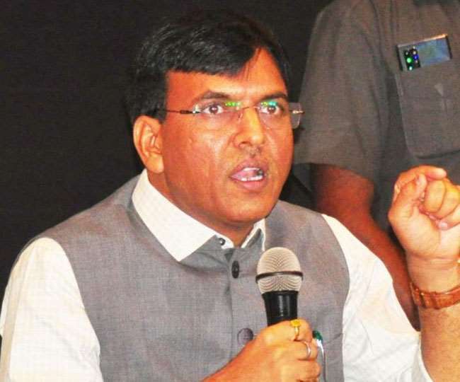 दिल्ली: 1.8 करोड़ के बिल की जांच की मांग करते मनीष तिवारी को मिला मांडविया का जवाब, अस्पताल जवाब तलब
