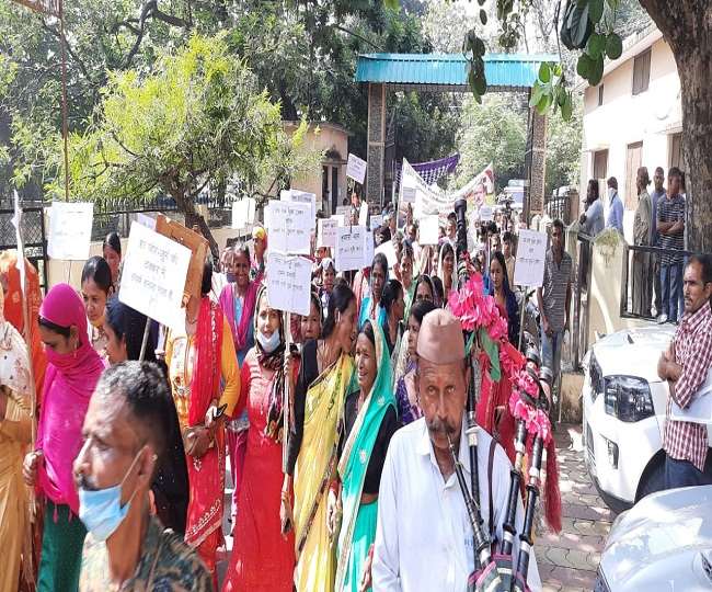 सभा में वक्ताओं ने राज्य सरकार द्वारा वन ग्रामों की अनदेखी किए जाने पर रोष जताया।