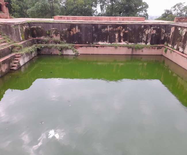 फतेहपुर सीकरी स्थित स्वीट टैंक, जिसका संरक्षण एएसआइ द्वारा किया जाएगा।