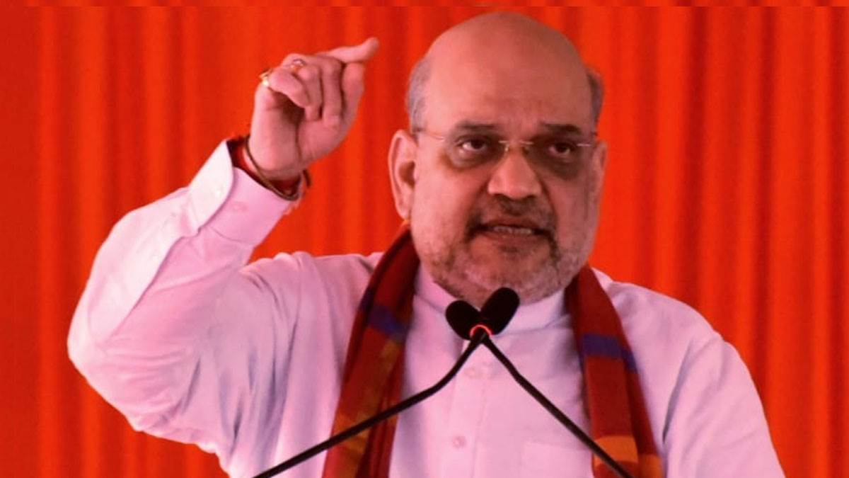 सिताब दियारा में आयोजित जेपी जयंती समाराेह में अमित शाह।