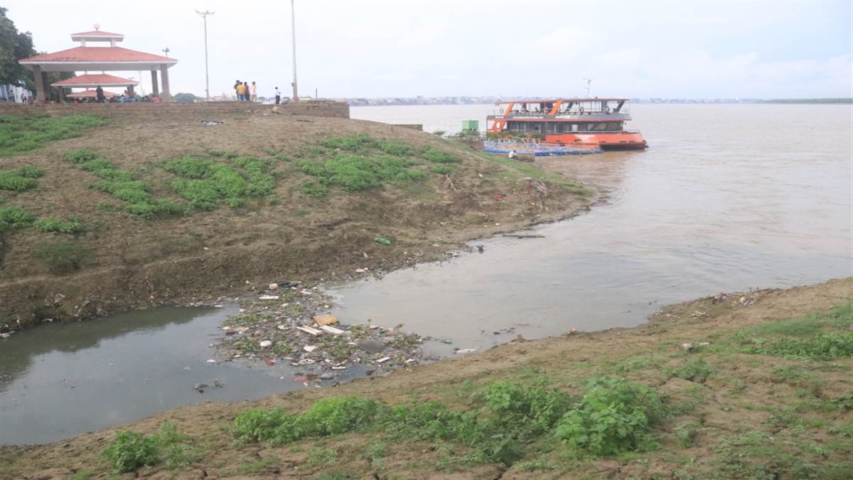 two drains flowing in ganga in varanasi and nine in varuna pollution control board and ngt angry with working style